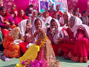 गौरा पर्वको झलक दिनेगरी मनाइयो ‘श्रमीक महिला दिवस’ 